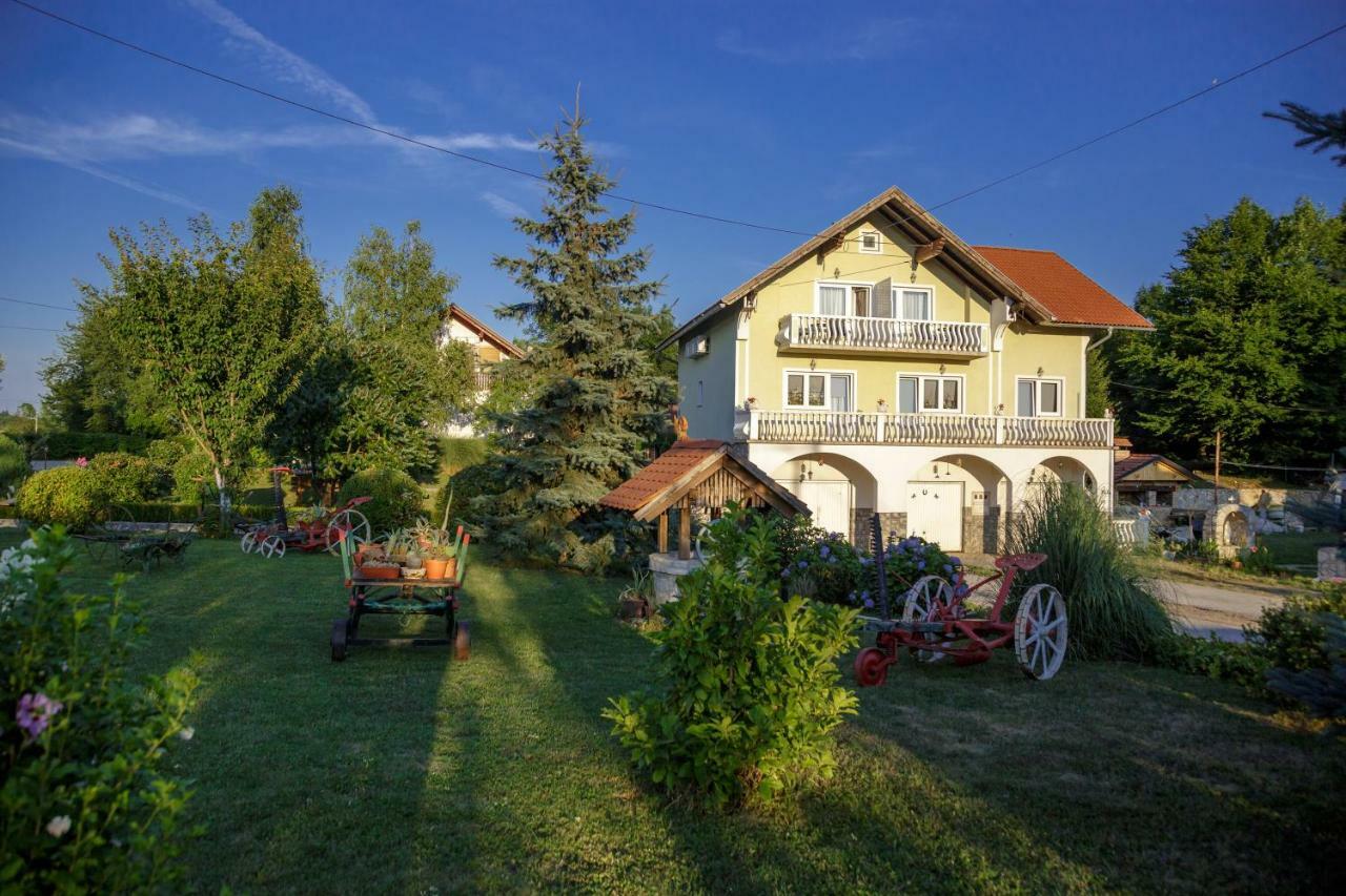 Studio Apartments Eagle Раковица Экстерьер фото